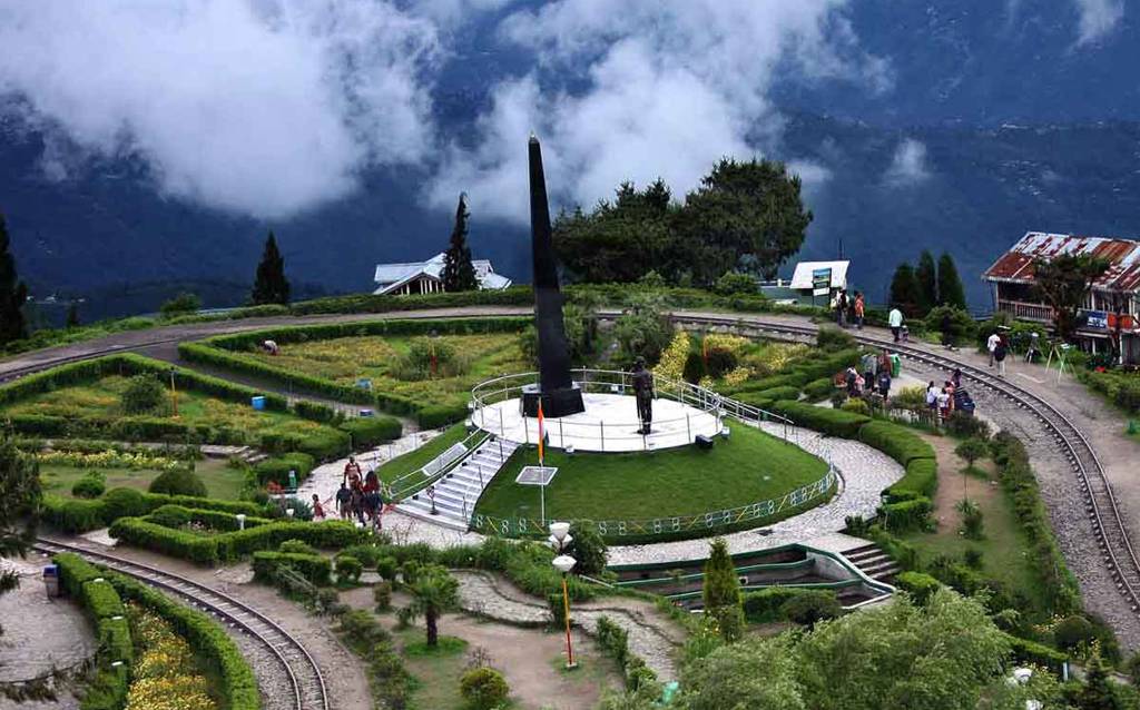 atasia Loop & War Memorial