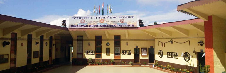 Avail Himalaya Mountaineering Institute and Darjeeling Zoo tour in Darjeeling from Kolkata